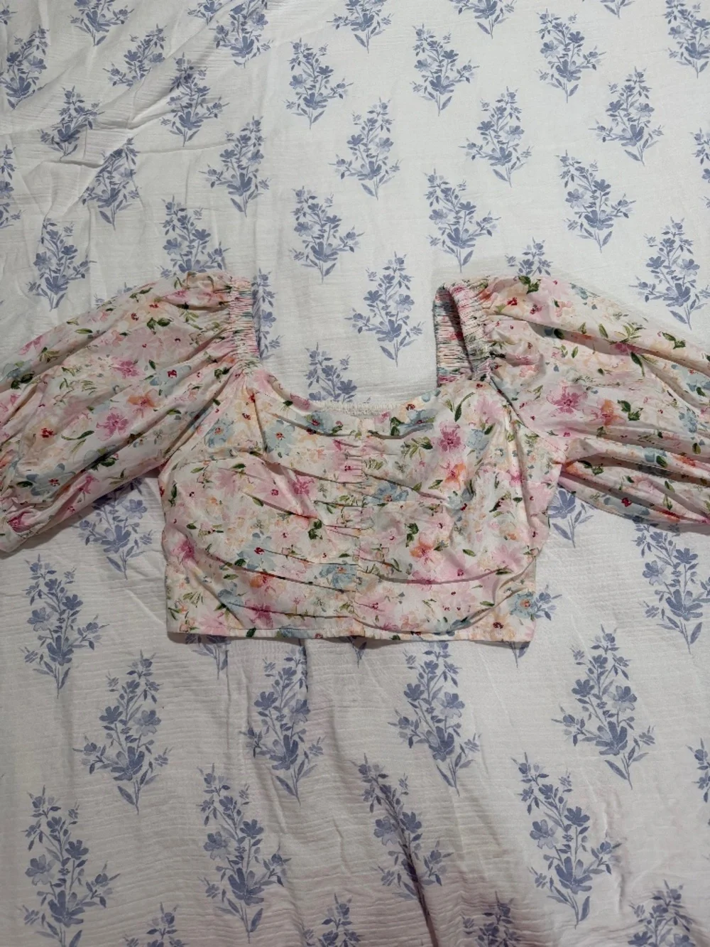 Abercrombie Floral Blouse NWT size Medium